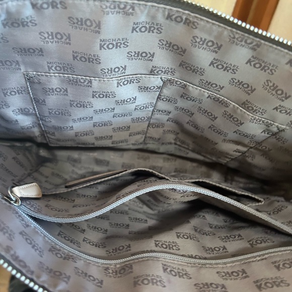 Michael Kors jet set - Picture 9 of 12